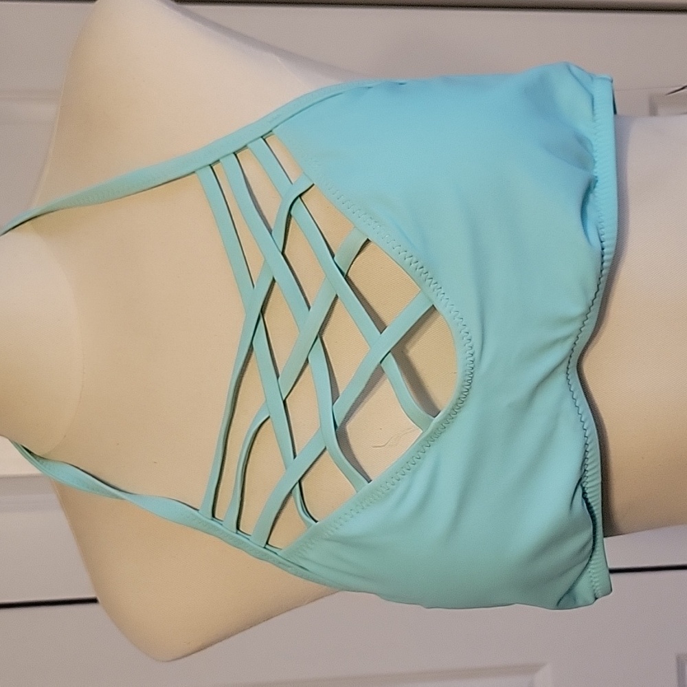 Bikini - Picture 2 of 3